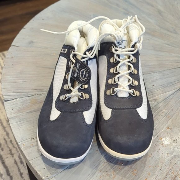 Like NEW Timberland Field Leather Boots - Picture 2 of 9